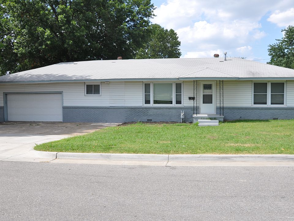 3 Bedroom, 1 Bathroom, 2 Car Garage