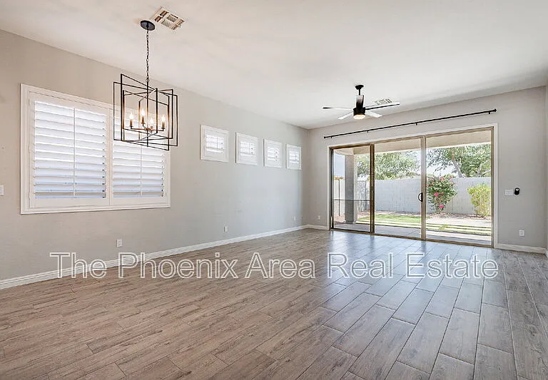 2823 E Tulsa St — Photo 14