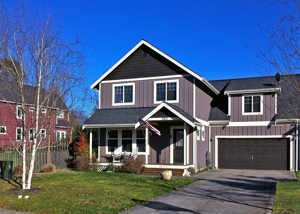 1st image of 2471 Soundview Dr NE