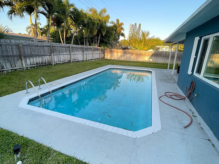 1023 SW 25th Pl — Photo 40