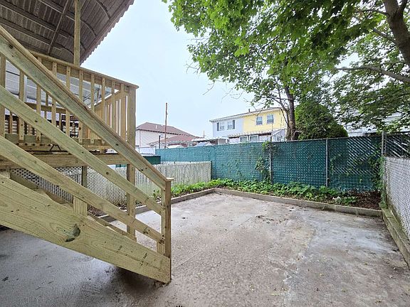 5th image of 259 Norway Ave