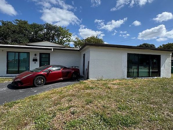 1331 NW 170th Ter