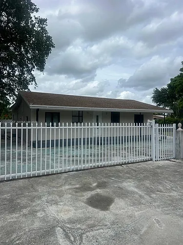 2467 NW 103rd St Photo 1