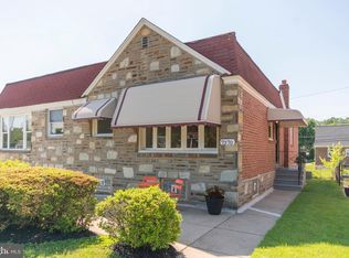 7370 Shelbourne St, Philadelphia, PA 19111