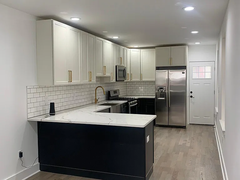 2532 W Montgomery Ave — Photo 1