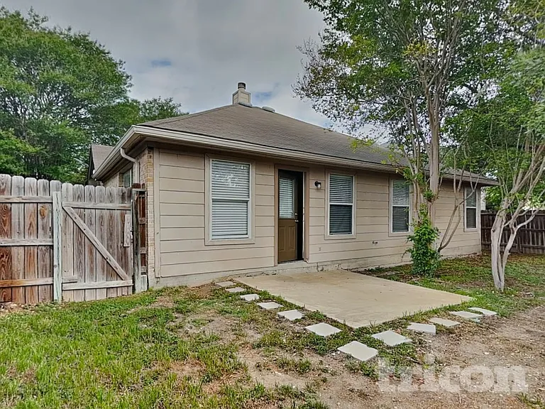 352 Meadow Park — Photo 12