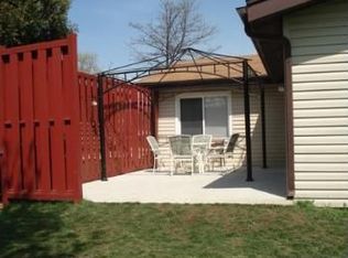 5340 Niven Ln, Hanover Park, IL 60133