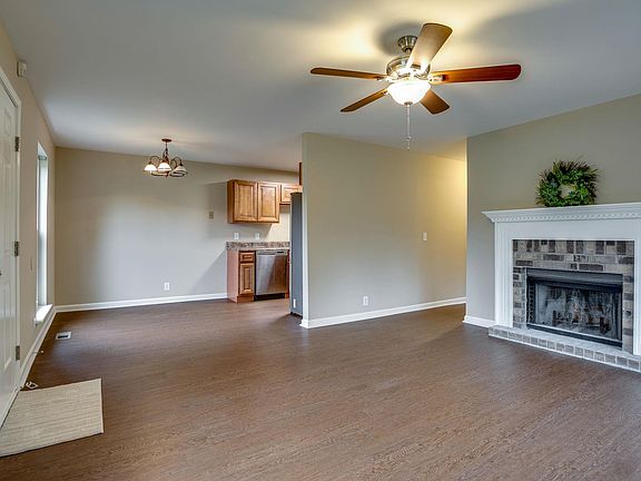5th image of 134 Stokes Dr