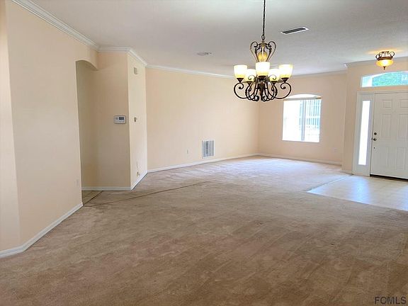 3rd image of 13 Woodbury Dr