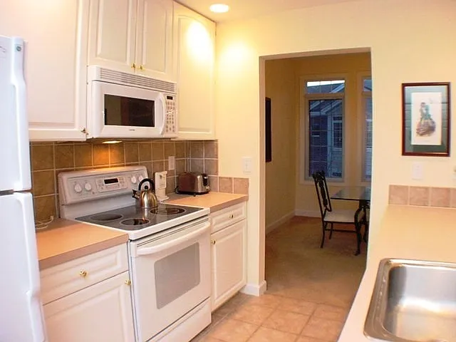 1521 Woodbrooke Dr — Photo 9