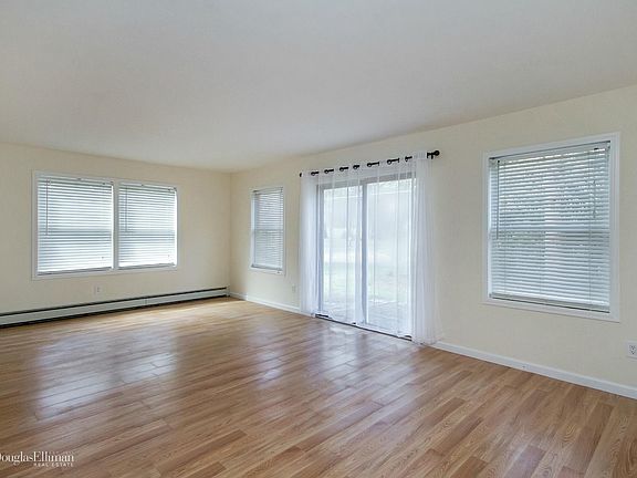 4th image of 60 Bonnie Ln
