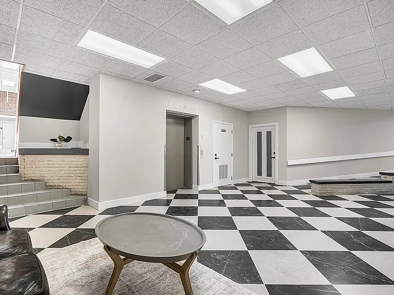 400 N Main St #405 — Photo 3