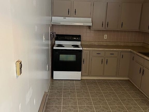 4th image of 15 Arlington Ave #D