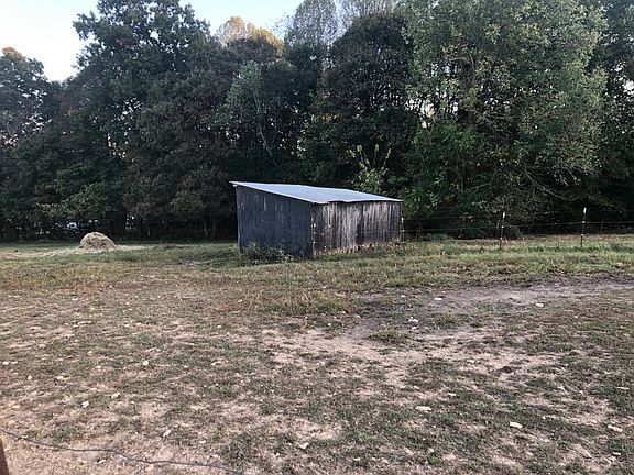 5th image of 240 Arbor Ln