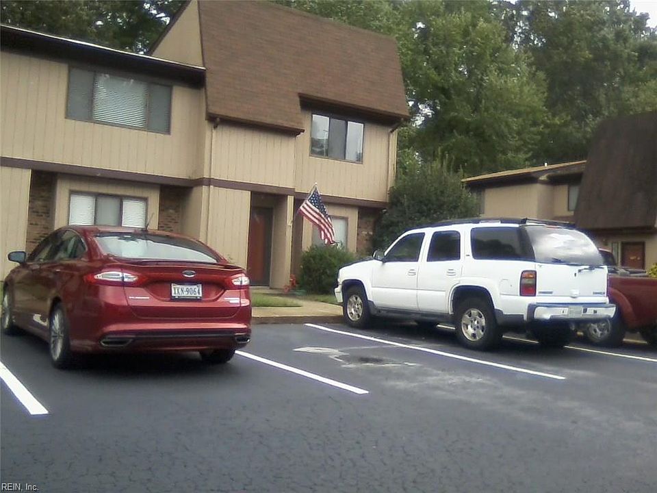 1st image of 1036 N Green Dr
