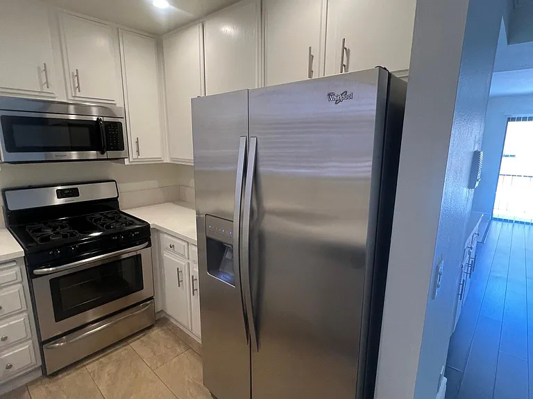 4307 Whitsett Ave #104 — Photo 7