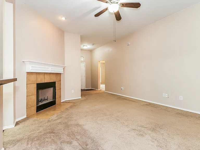 1206 Augustin Dr — Photo 3