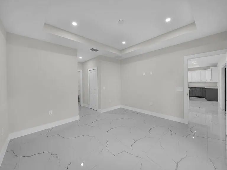 636 Ladd St — Photo 15