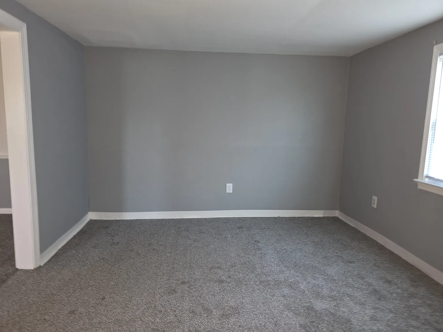 3 bed, 1.5 bath, 1920 sqft, $1,600 — Photo 4