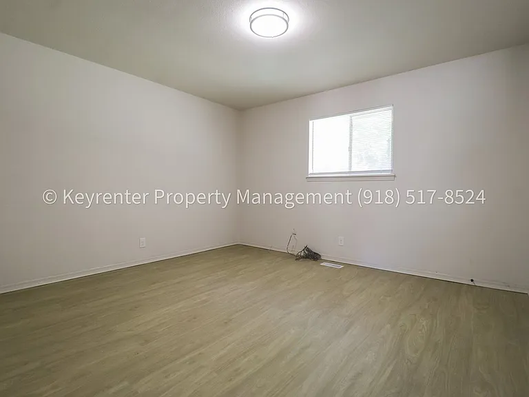 1820 S 5th Pl — Photo 29