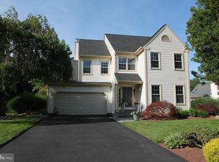 51 Diamond Dr, Newtown, PA 18940