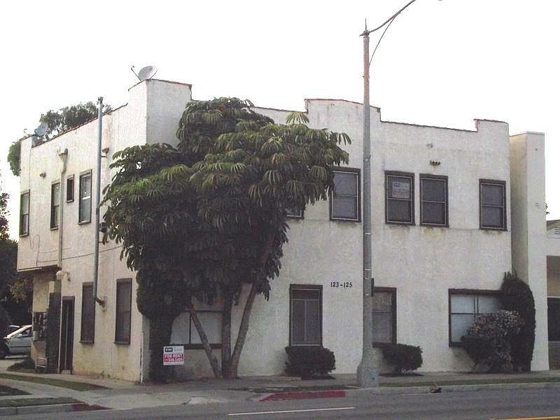 2nd image of 125 S Pacific Coast Hwy APT 2