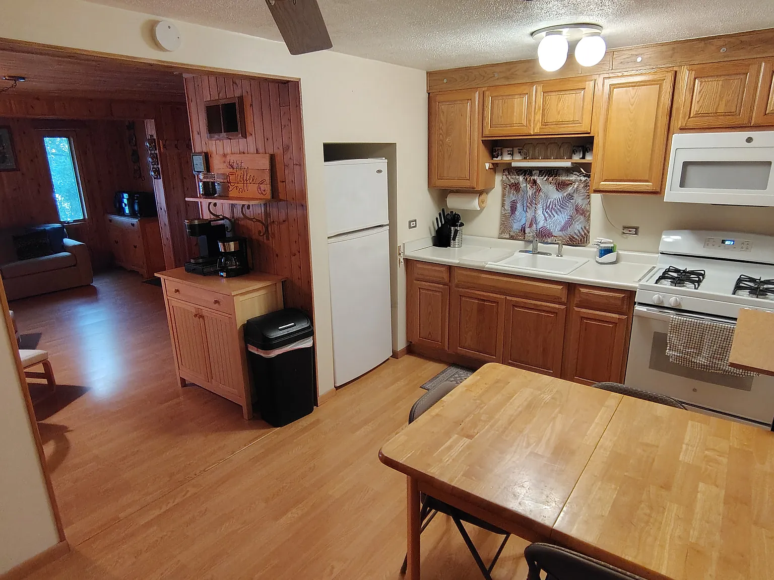 937 Paramount Dr — Photo 4