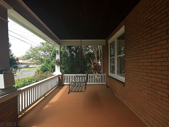 5th image of 729 E Bishop St