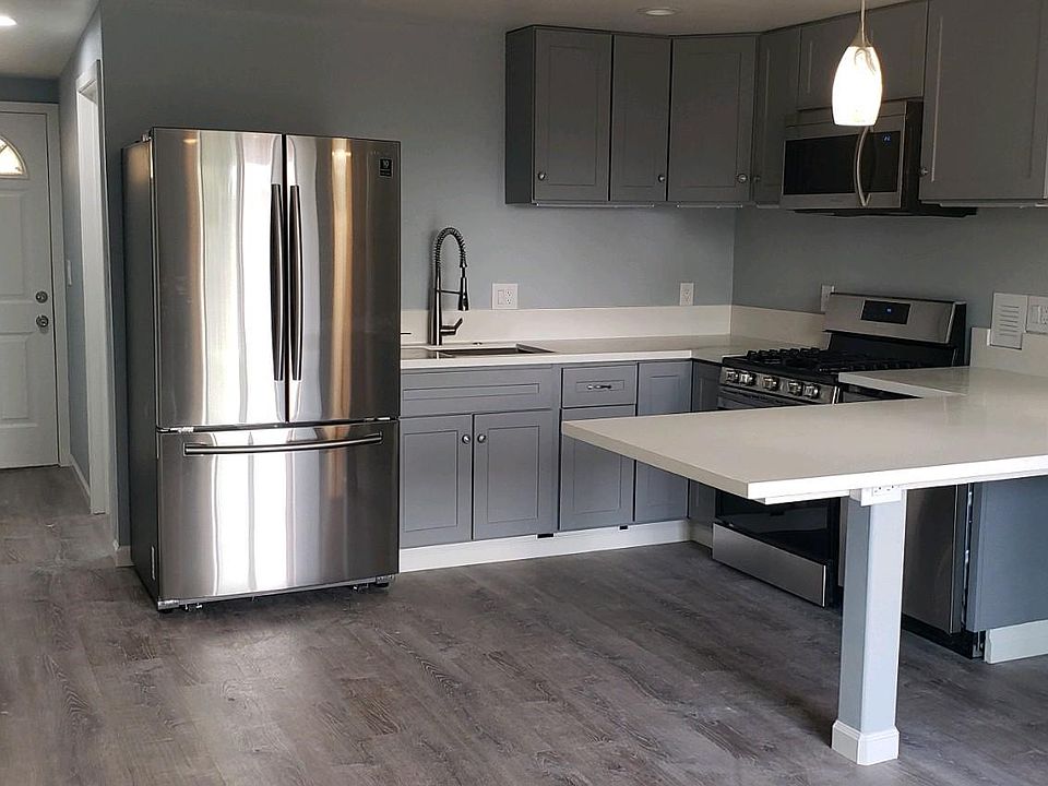 2nd image of 655 Riverside St Unit 2