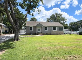 24 Greenridge Dr, Decatur, IL 62526