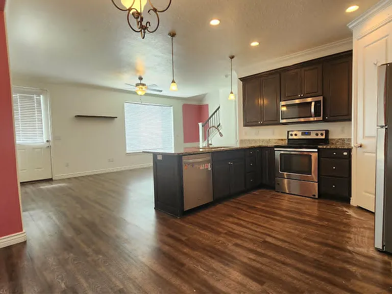 663 N 150 E #51 — Photo 2