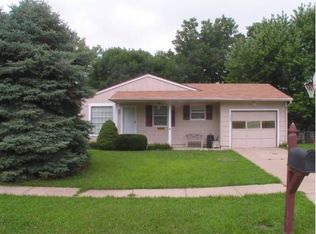 3831 SW Cambridge Ter, Topeka, KS 66610