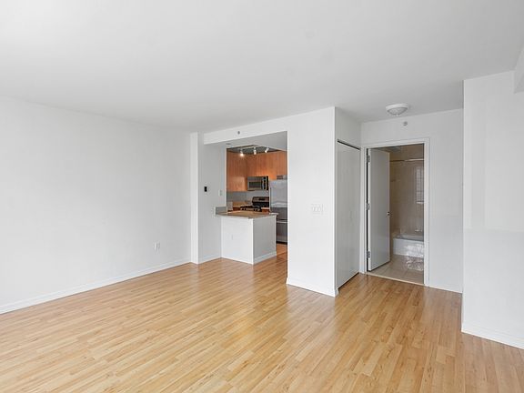 4th image of 400 W 55th St APT 15C