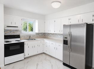 17 Fordham Rd, West Babylon, NY 11704