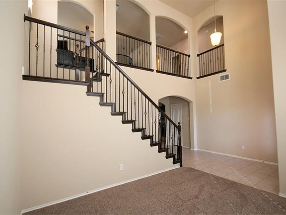 5th image of 821 Lake Cypress Ln