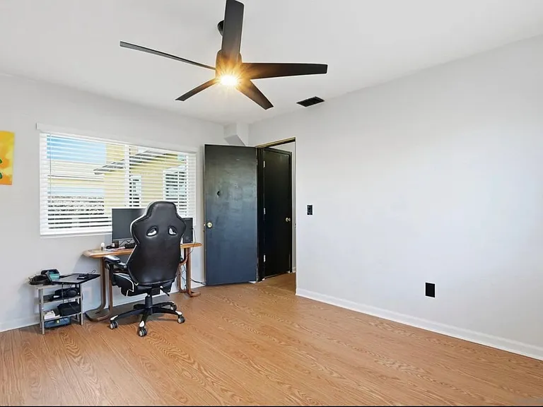 1830 Thelborn Way — Photo 26