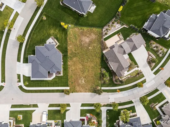 21211 C St, Elkhorn, NE 68022