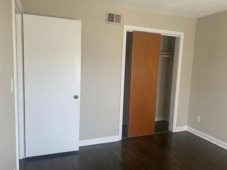 711 N College Ave #2 — Photo 9