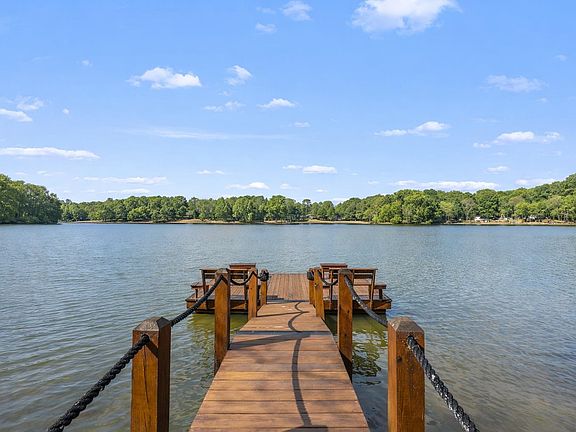 2nd image of 171 Dickson Cove Rd