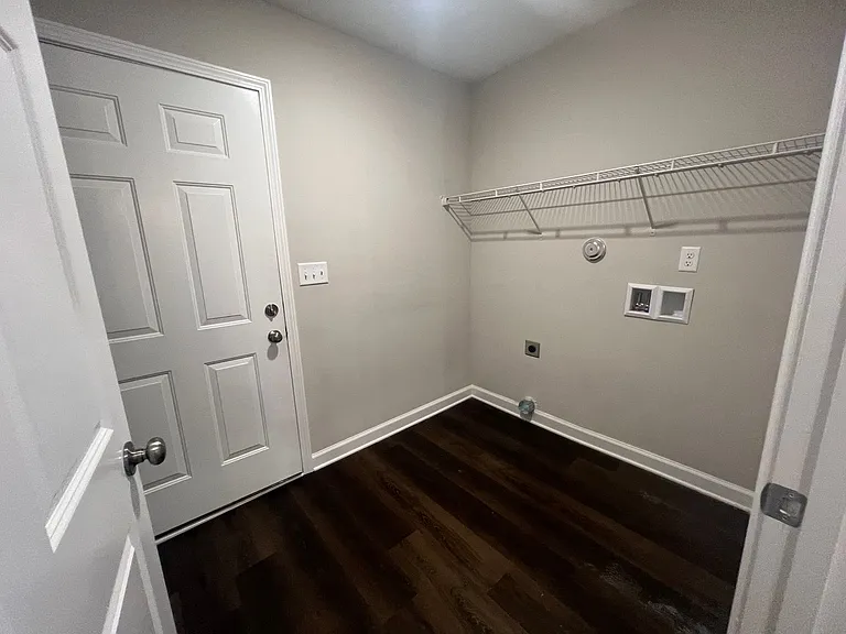 4450 Easthaven Cir — Photo 11