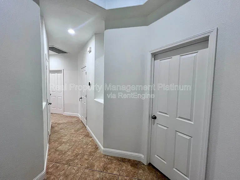 1030 E Royal Dornoch Ave — Photo 24