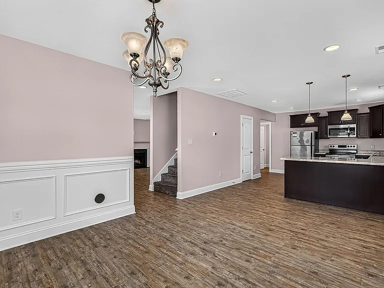 221 Robert Alan Dr — Photo 9
