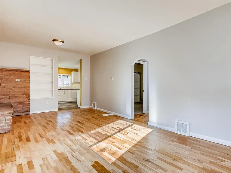 1237 Main St — Photo 5