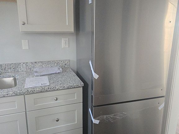 5th image of 14201 Carver Dr