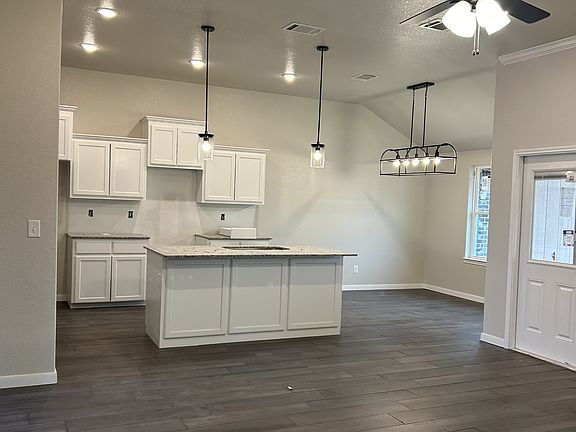 3rd image of 6003 Aquilla Dr