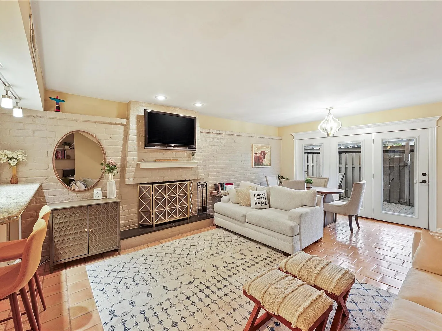 2 bed, 1.5 bath, 1188 sqft, $2,200 — Photo 4