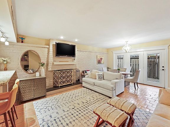 4th image of 1953 Stoney Brook Dr #1953