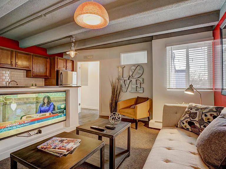 Sterling Boulder Apartments - Student Living — Photo 25