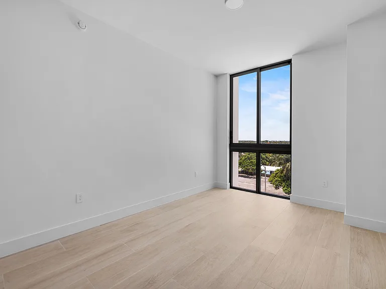 305 Briny Ave #506 — Photo 25
