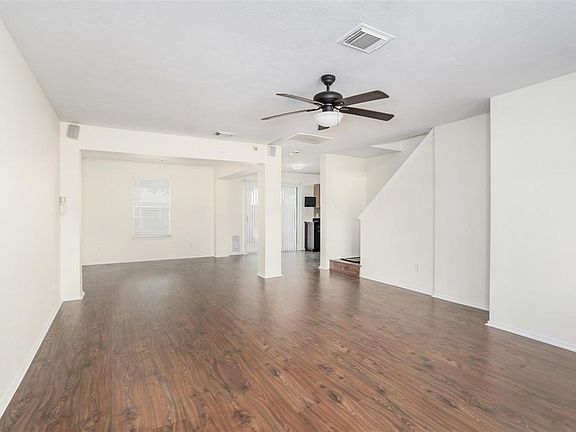 Large living room with Laminate floors